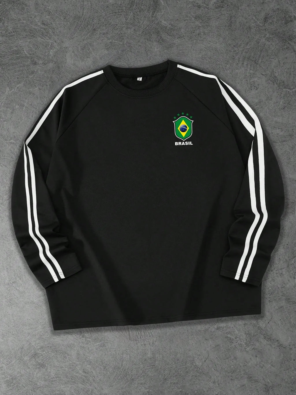 The new men's long-sleeved T-shirt for Spring and Autumn 2025 is casual fashionable and comfortable with 3D digital printing