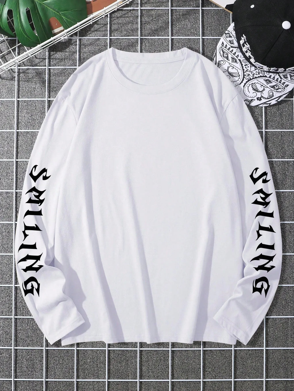 The new men's long-sleeved T-shirt for Spring and Autumn 2025 features a casual and comfortable 3D pattern print on the street