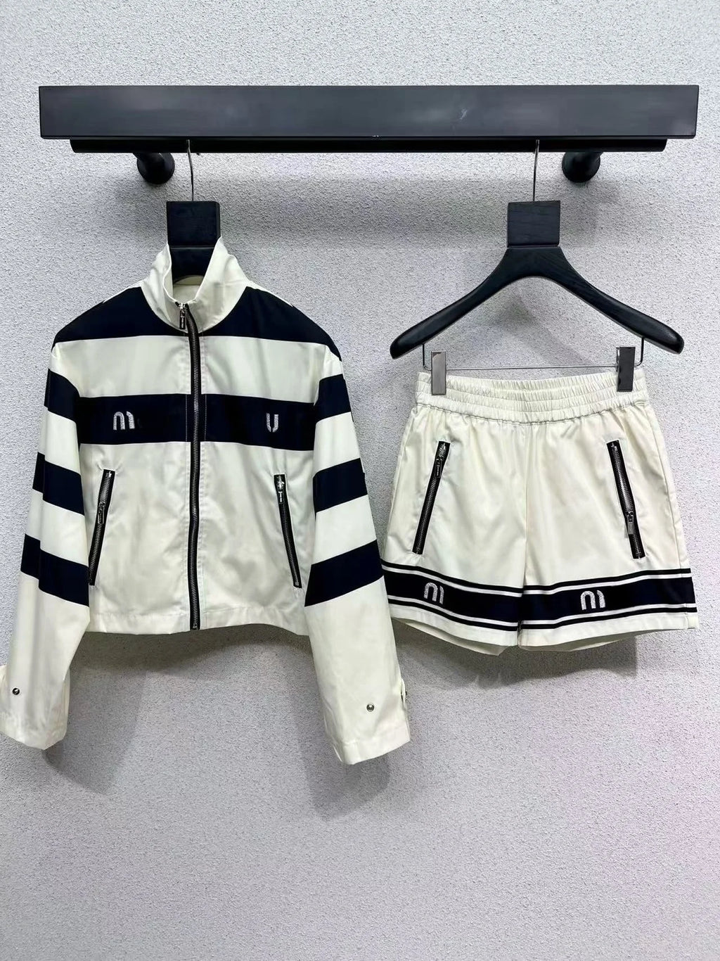 Women's  Striped Tracksuit Set Fashion Zip-Up Jacket and Shorts 2-Piece Outfit Casual Streetwear Sportswear Hot Sale
