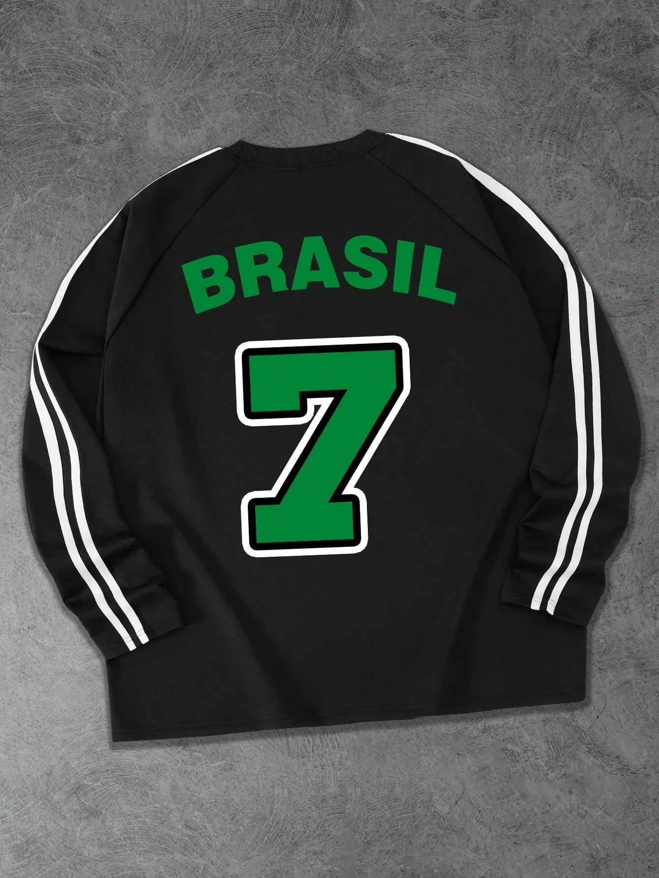 The new men's long-sleeved T-shirt for Spring and Autumn 2025 is casual fashionable and comfortable with 3D digital printing